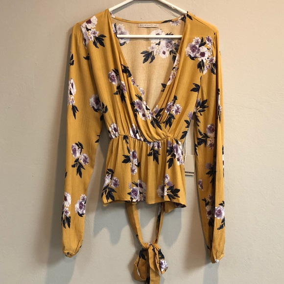 🆕 LAST 1: Mustard Floral Tie-Waist Blouse - Picture 5 of 7